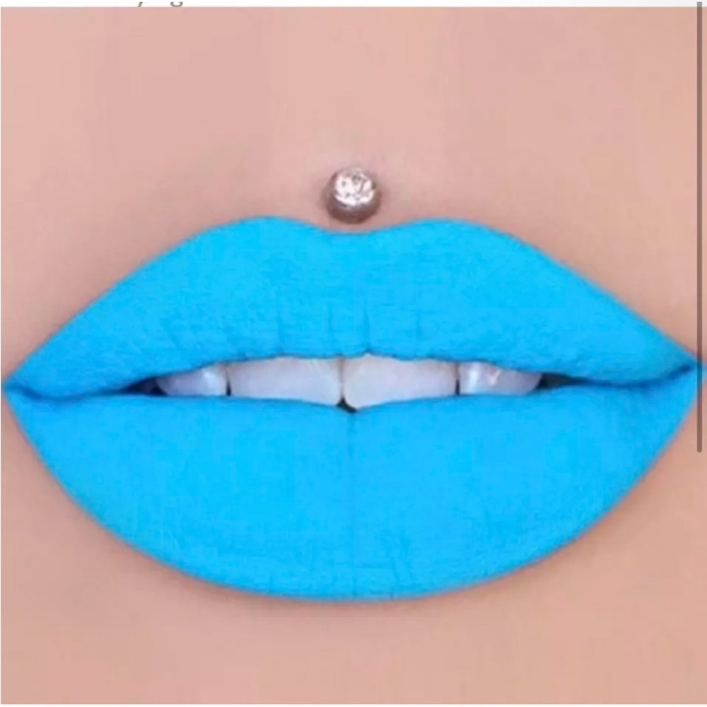 Jeffree Star Bright Cyan Blue Matte Liquid Lipstick